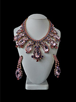 pink unique earrings and necklace absolue