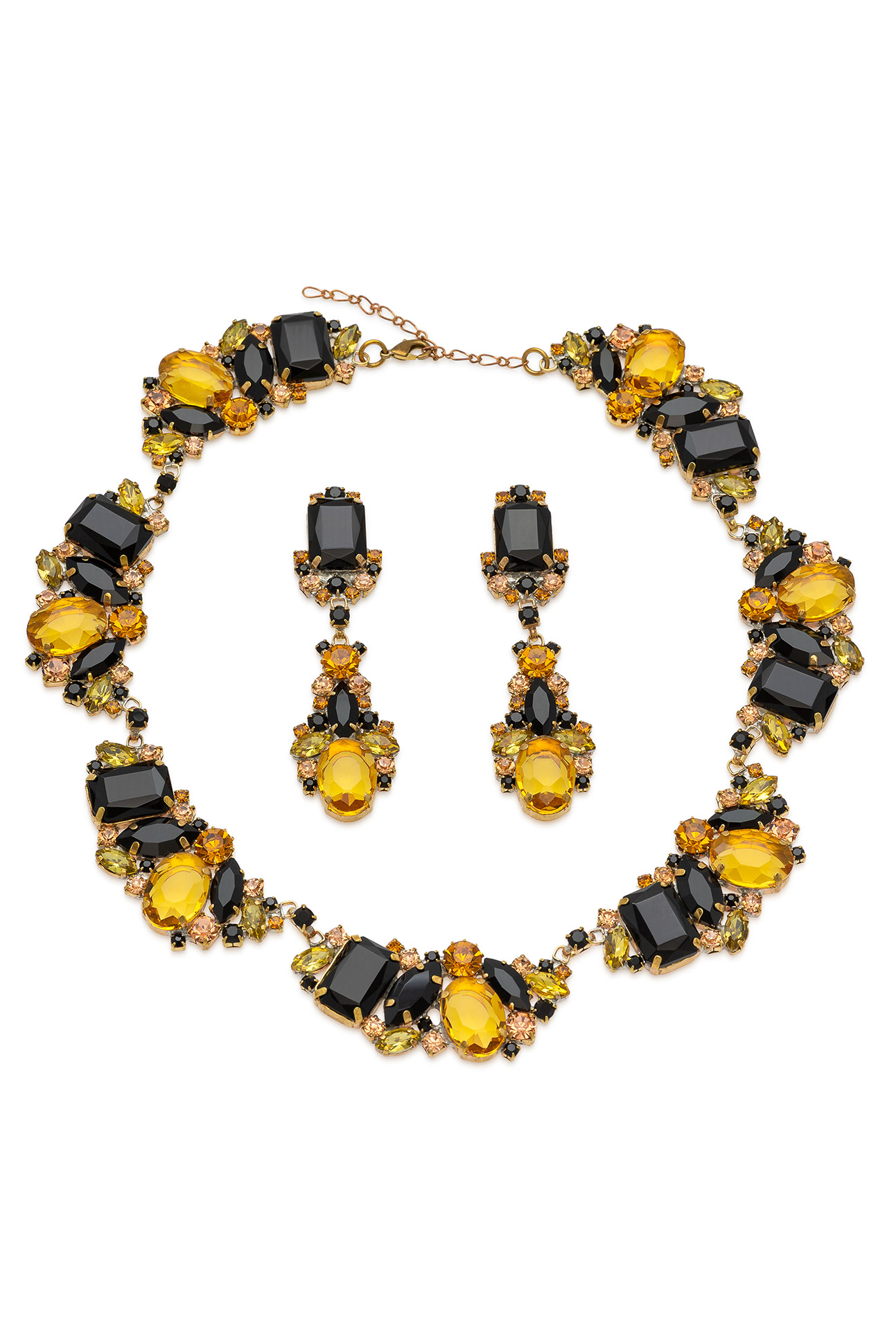 Necklace and earrings with crystals in sharp-cut  and teardrop shapes