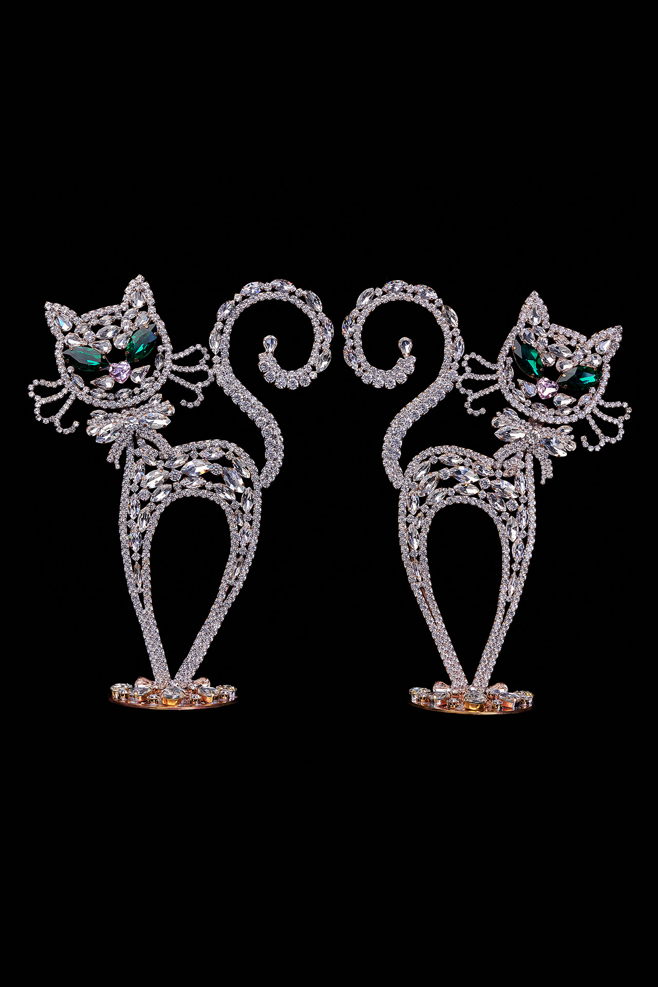 Rhinestones twin cats decoration handmade from clear crystals