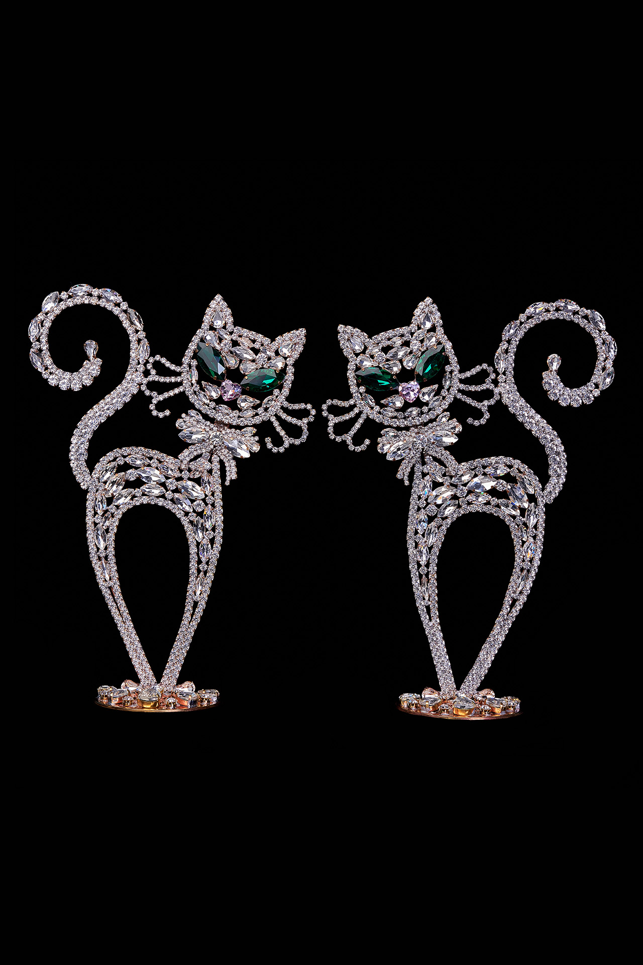 Rhinestones twin cats decoration handmade from clear crystals