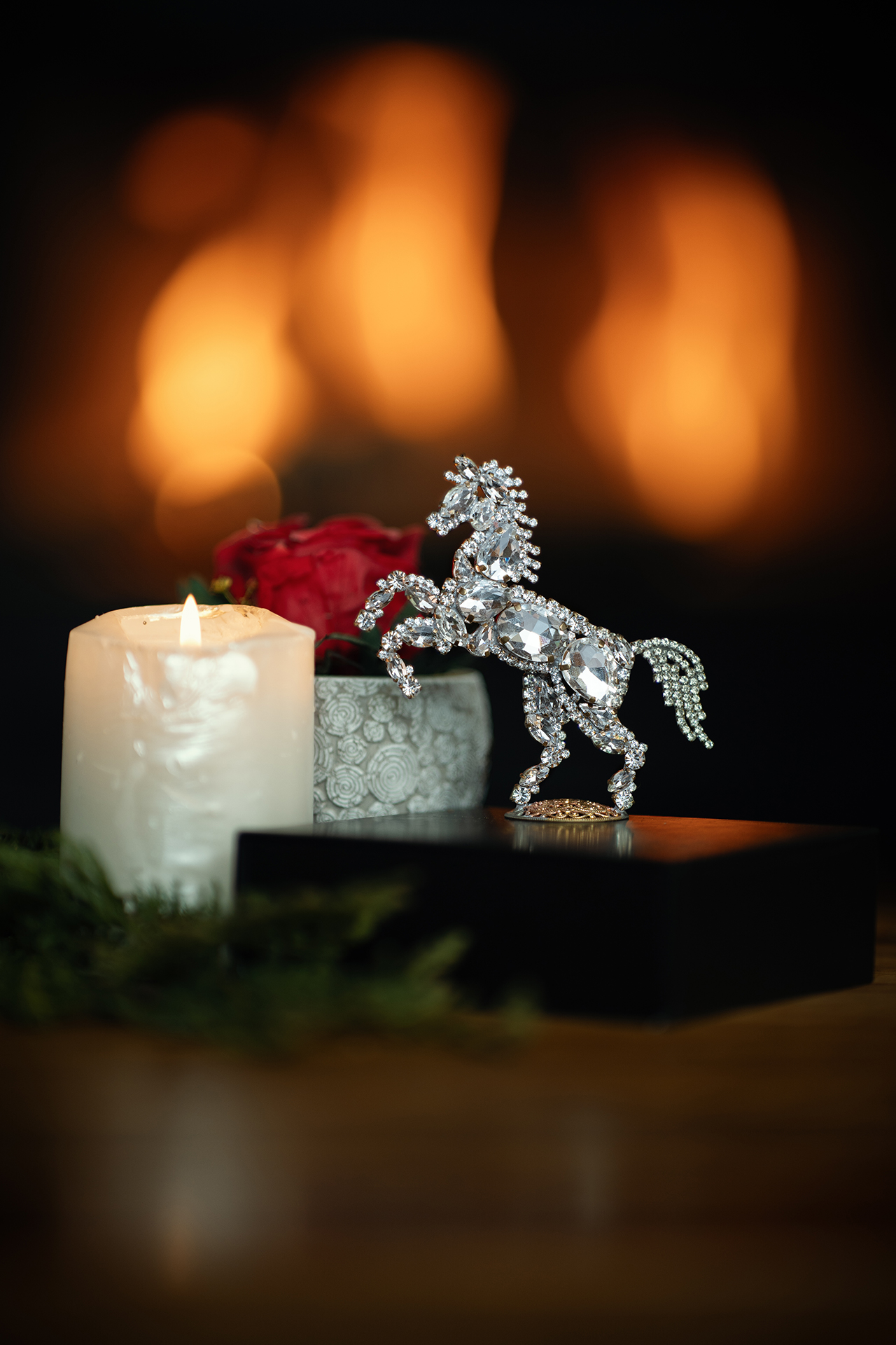 Small horse decor statue made from crystal clear rhinestones