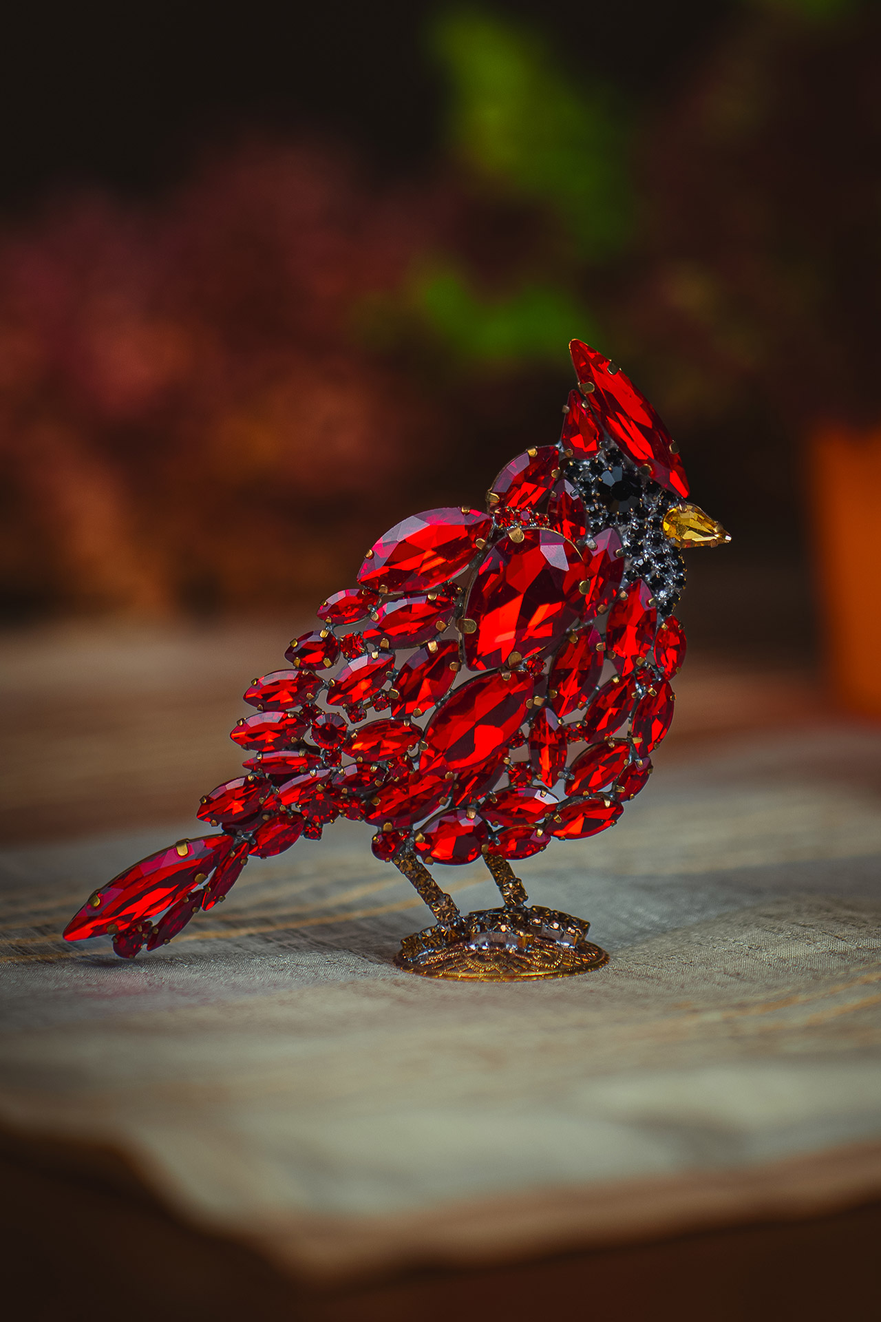 Right facing red and black rhinestone cardinal bird