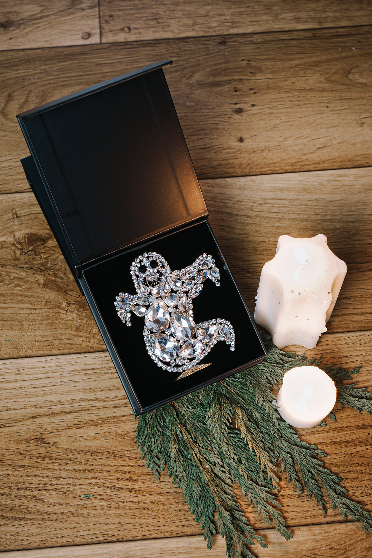 Right facing clear and black rhinestone ghost figurine