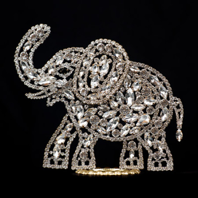 Left facing rhinestone elephant with crystal sparkle.