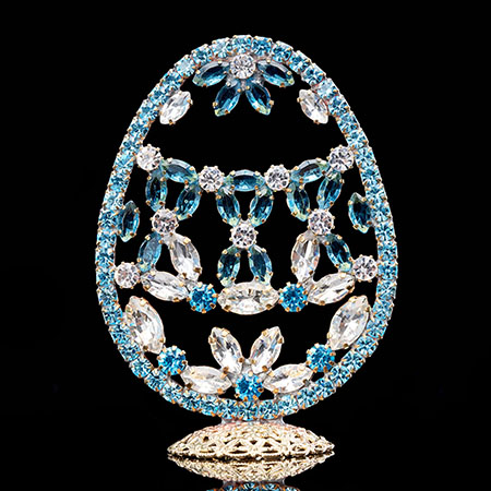 Delightful Easter egg decoration with blue crystals.
