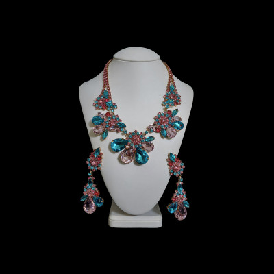 Flower necklace and earrings Parisienne from pink and aqua crystals