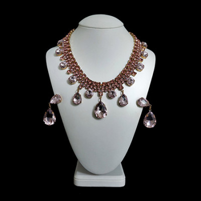 Handmade necklace and earrings Raindrops from pink rhinestones.