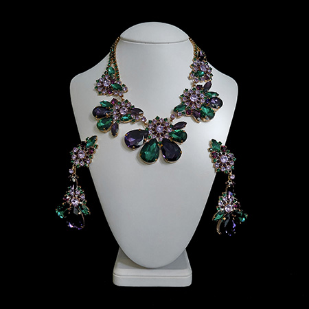 Flower necklace and earrings set Parisienne from purple crystals