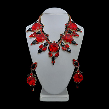 Red handmade jewerly set Taj Mahal from rhinestones