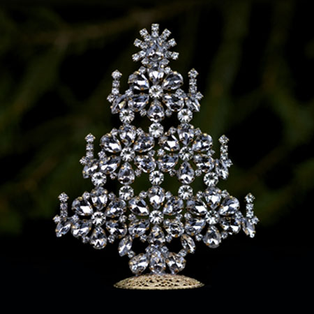 Flowery Christmas tree, boasting beautiful tree decorations.