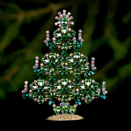 Flowery Christmas tree, boasting beautiful tree decorations.