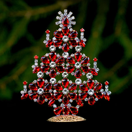 Flowery Christmas tree, boasting beautiful tree decorations.