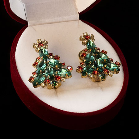 Festive stud earrings handcrafted with colored rhinestounes.